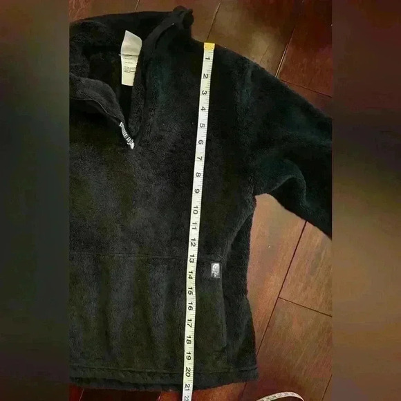 The North Face women’s Fuzzy Quarter Zip Jacket Black Size XS - Picture 6 of 6